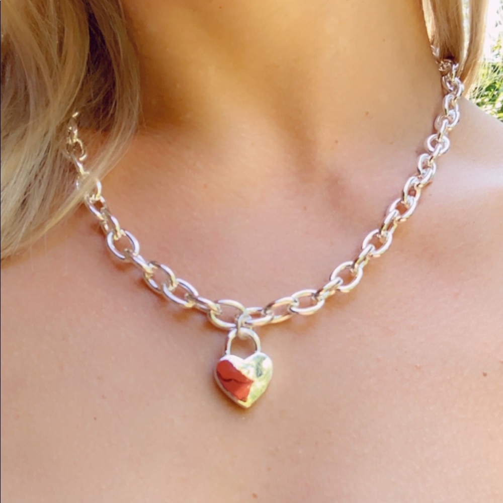 🌟 Silver Heart Necklace